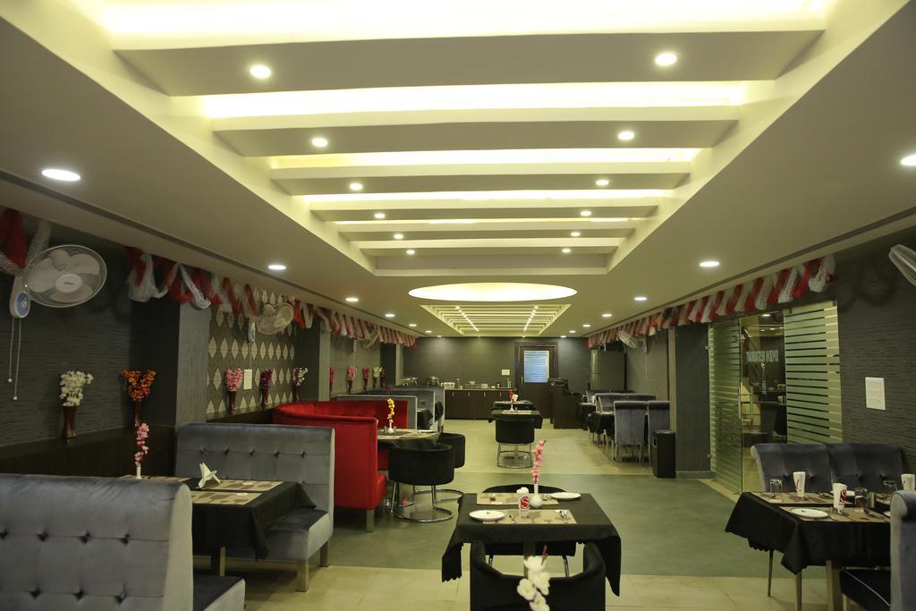Hotel Sv Kashipur Экстерьер фото